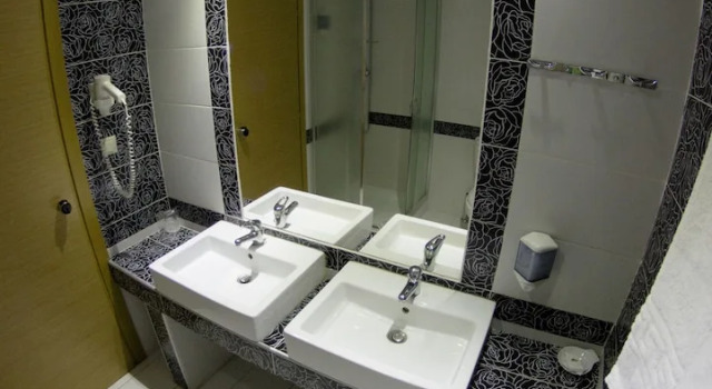 Трёхместный номер Standard с балконом Perinthos Hotel