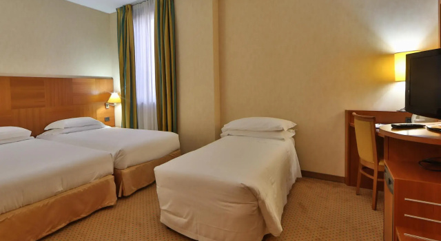 Трёхместный номер Standard Best Western Cavalieri Della Corona