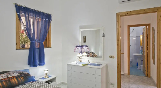 Casabona Holiday