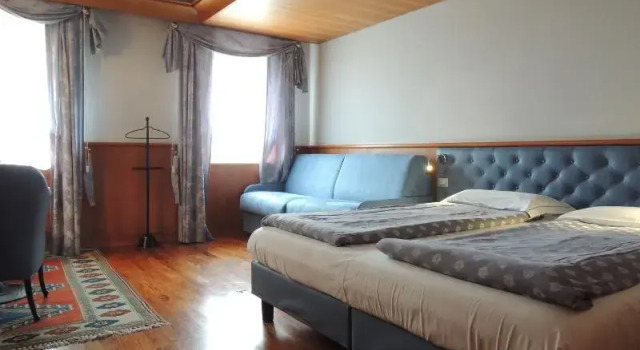 Двухместный номер Standard с балконом Grand Hotel Astoria