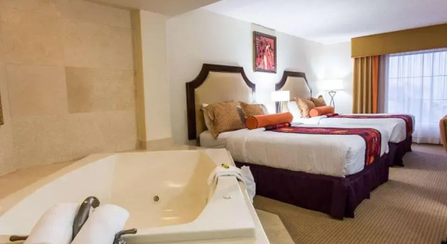 Четырёхместный номер Standard с частичным видом на океан Castillo Real St Augustine Beach,Tapestry Collection Hilton
