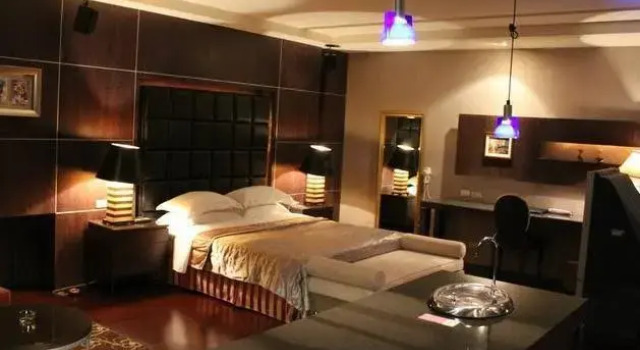 Flowers Motel, Забронировать Мотель Отели Гаосюн 3 звезды, рядом с Ночной рынок Руйфэн, 3*