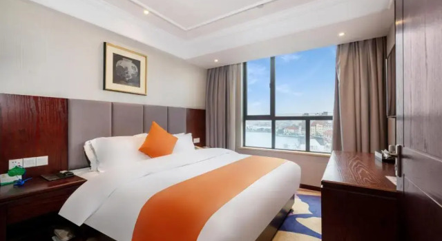 Люкс Standard Huzhou Wealth Hotel