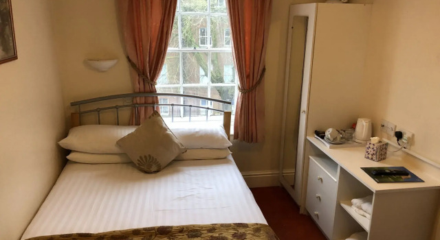 Diamonds Inn Ltd