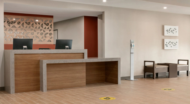 Candlewood Suites Fayetteville Fort Bragg by IHG, Забронировать Отель Форт-Брэгг Северная Каролина