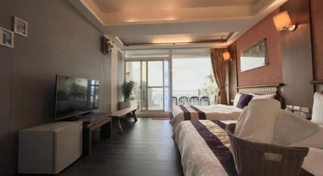 Четырёхместный номер Standard с видом на море Ming-Jun Holiday Inn