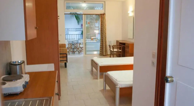 Апартаменты Coliseum Studios & Apartments