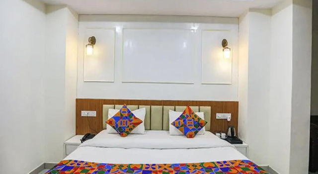 Номер Deluxe Fabhotel Cosmos
