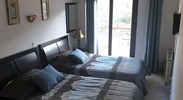 Standard- Enkelt værelse med altan med bjergudsigt Two Flowers Hotel