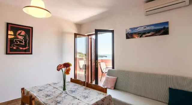 Апартаменты с 2 комнатами с балконом и с видом на море Apartments Martina
