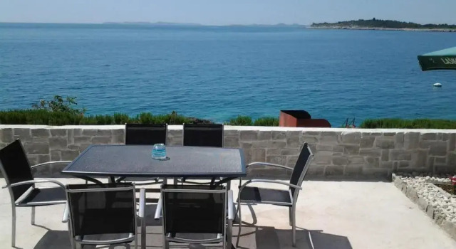 Апартаменты с 2 комнатами с видом на море Apartments Govic