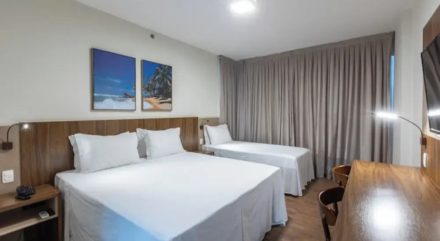 Трёхместный семейный номер Standard Gran Executive Hotel