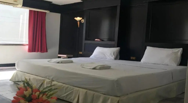 Maximum Boutique Hotel