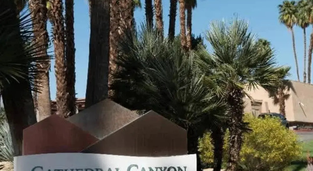 Апартаменты Lakeside Golf Course Retreat in Cathedral City
