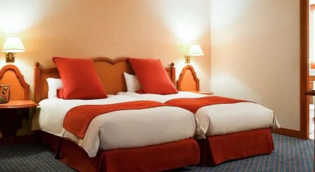 Четырёхместный люкс Executive Mercure Andorra