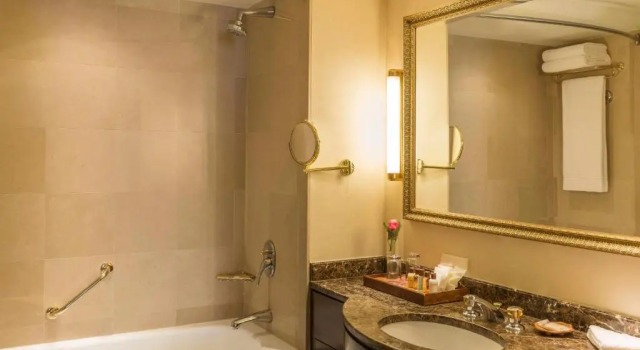Двухместный клубный Гостевой номер Sheraton Amman Al Nabil Hotel