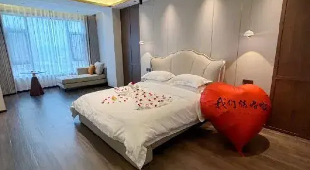 Люкс Deluxe Linyi Guozun Business Hotel