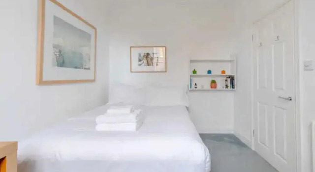 Beautifully Designed 2BD House - by Queen's Park!