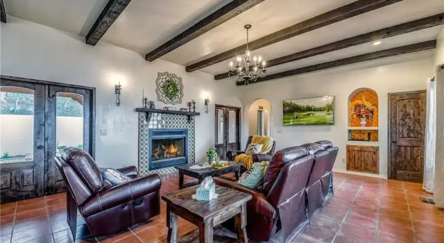 Casita Rios, 2 Bedrooms, One Level, Updated, Sleeps 8, Varaa Hotelli Hotellit New Mexico pysäköinnillä, Pysäköinti