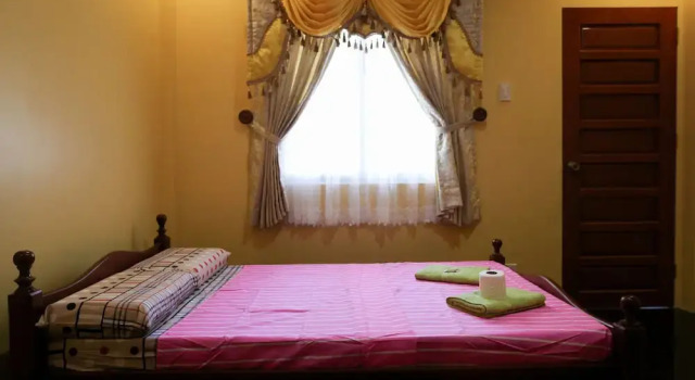 Четырёхместный коттедж Luzmin BH - Pink House