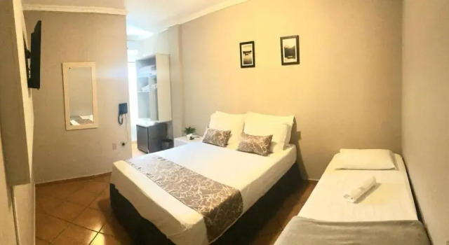 Четырёхместный номер Standard Hotel Lorimar