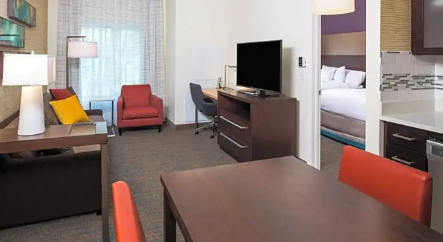Четырёхместный люкс c 1 комнатой Residence Inn by Marriott Jacksonville South Bartram Park