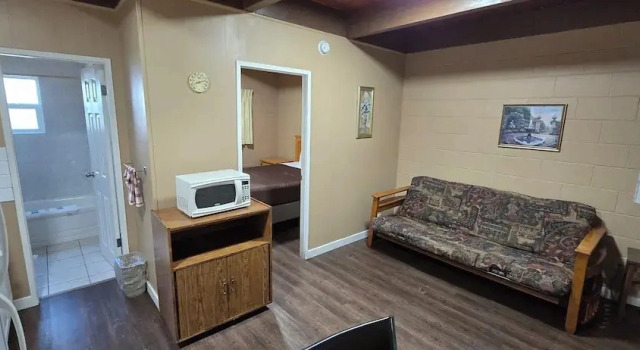 Люкс с 2 комнатами Flamingo Motel