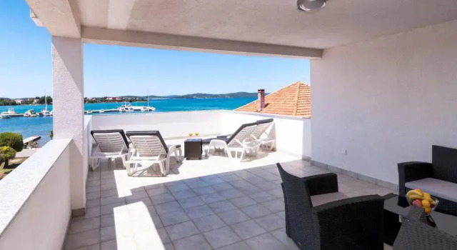 Апартаменты Дуплекс с 2 комнатами с видом на море White Residence Accommodation