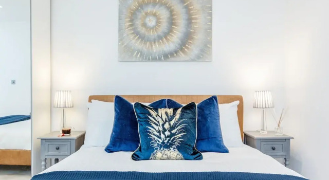 Large Windsor Apartment Free Parking Single or King Beds, Varaa Huoneisto Asunnot kohteessa Merseyside, Huoneisto