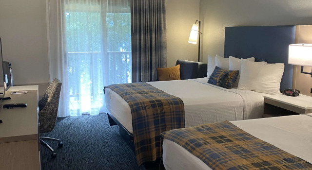 Четырёхместный номер Standard Best Western Lake Lucille Inn
