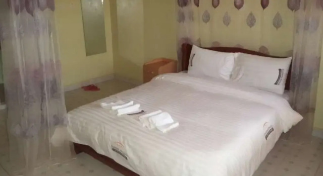 Esstana Hotel