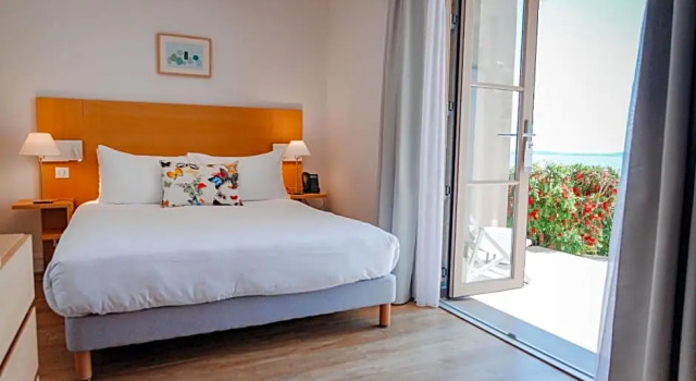 Номер Standard Цокольный этаж с видом на бассейн Hôtel La Villa Douce