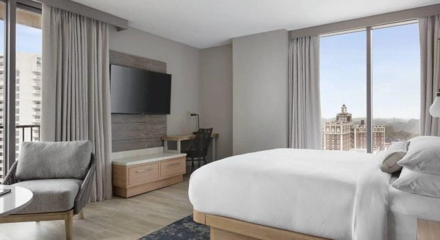 Двухместный полулюкс с балконом и с видом на океан Marriott Virginia Beach Oceanfront Resort