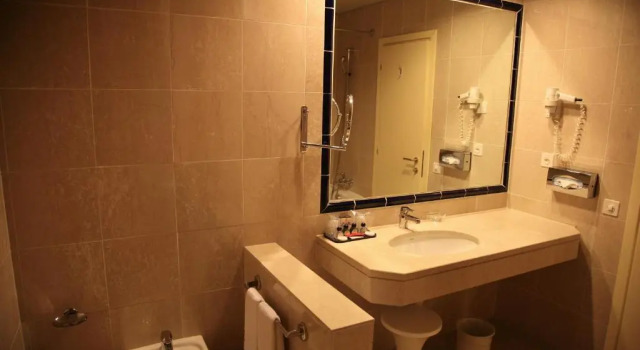 Трёхместный номер Standard с балконом Hotel De La Paix