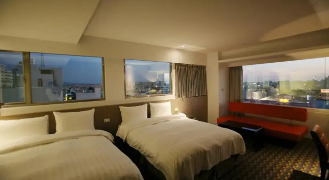 Четырёхместный номер Luxury Chiayi Look Hotel