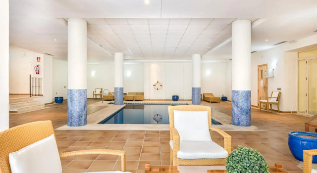 FA - Fabulous Apartment with in and outdoor Pool