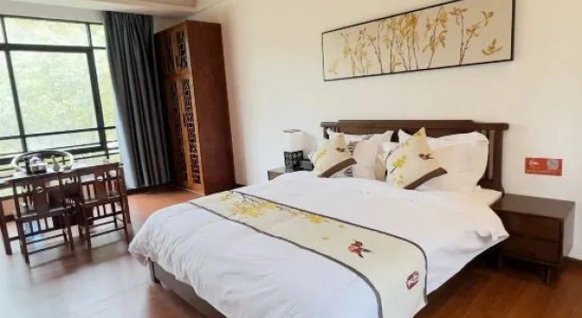 Люкс с 5 комнатами Haotianjing Tangquan Homrstay