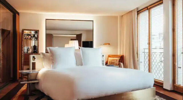 Люкс Signature с 2 комнатами Hotel SAX Paris, LXR Hotels & Resorts