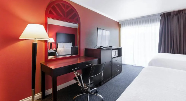 Четырёхместный номер Standard Pullman Garden Inn