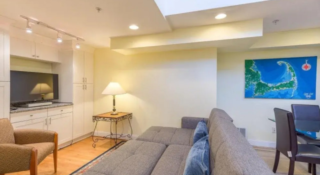 Sunny Hill Garden Suites, Забронировать Отель Бостон Бостон, рядом с Charles Street AME Church