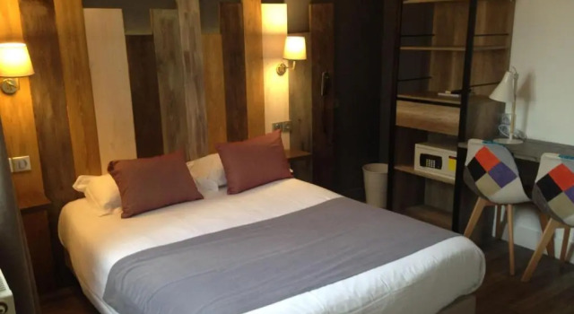 Двухместный номер Standard LOGIS HOTEL & RESTAURANT LETAPE Bouc Bel Air - Gardanne