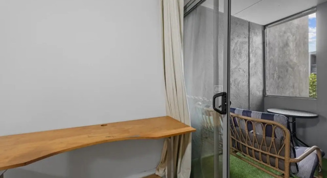 Studio With Balcony Access in Central Bowen Hills, Забронировать Апартаменты/квартира Апартаменты Брисбна, рядом с Тиволи, Апартаменты/квартира