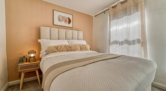 Lovely 2 Bedroom Apartment With Parking, Varaa Huoneisto Asunnot kohteessa Merseyside, Huoneisto