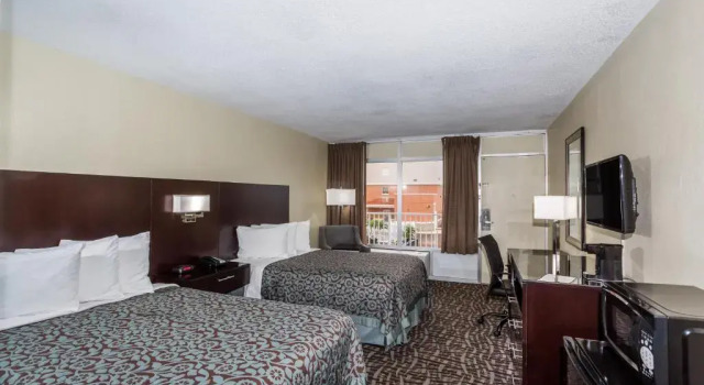 Четырёхместный номер Standard Days Inn by Wyndham Melbourne