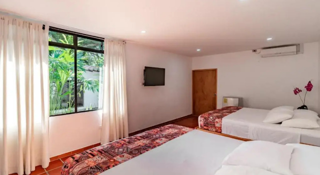Трёхместный номер Standard с балконом Hotel Quimbaya