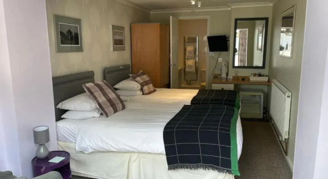 Двухместный номер Standard Knights Court Hotel