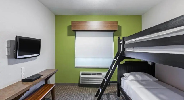 Семейный люкс Holiday Inn Express & Suites Tulsa S Broken Arrow Hwy 51 by IHG