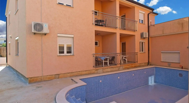 Apartment 1359