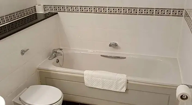 Двухместный номер Standard с балконом Kegworth Hotel East Midlands Airport