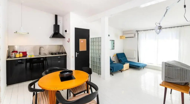 Wehost Apartment With Huge Terrace, Забронировать Апартаменты/квартира Вера Тбилиси, рядом с Тбилисский государственный университет